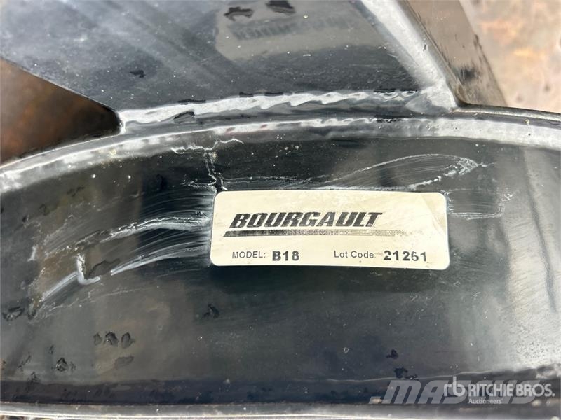  Blower Fan - Fits Bourgault L7800 Air Cart مكونات أخرى
