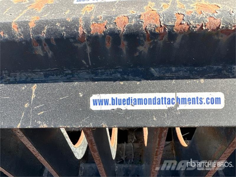 Blue Diamond 72 in Rock Skid Steer Bucket Kanalak