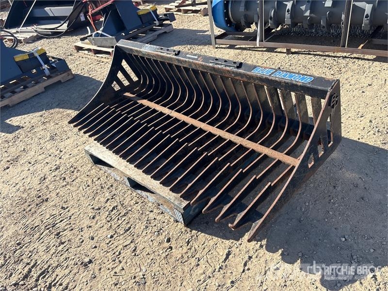 Blue Diamond 72 in Skeleton Skid Steer Bucket Cucharones