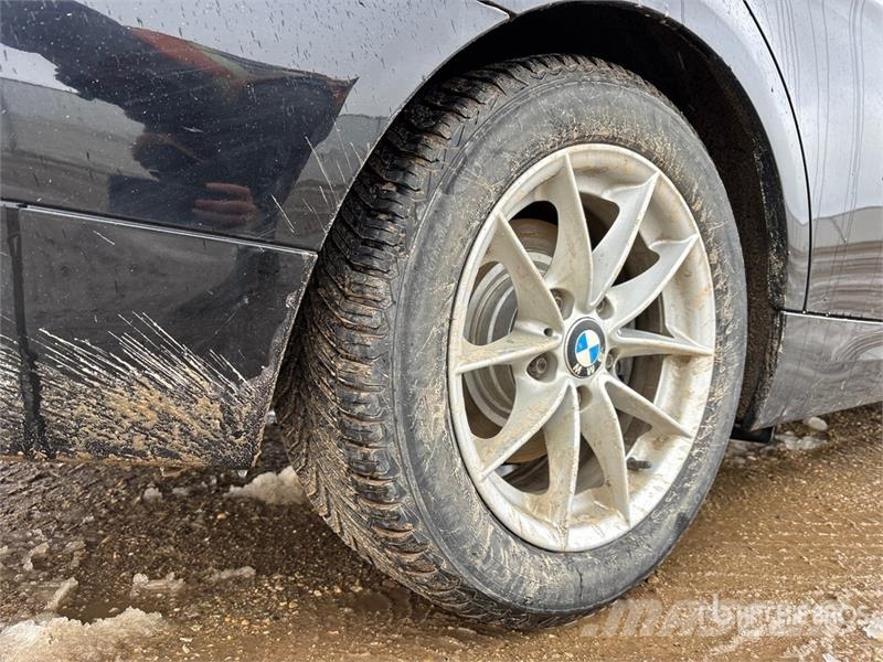 BMW 323i Automobile 自動車