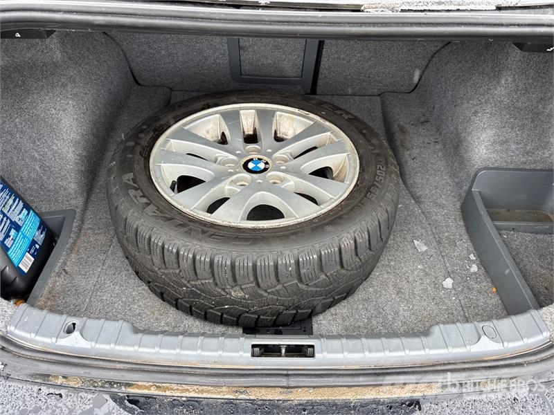 BMW 323i Automobile 自動車