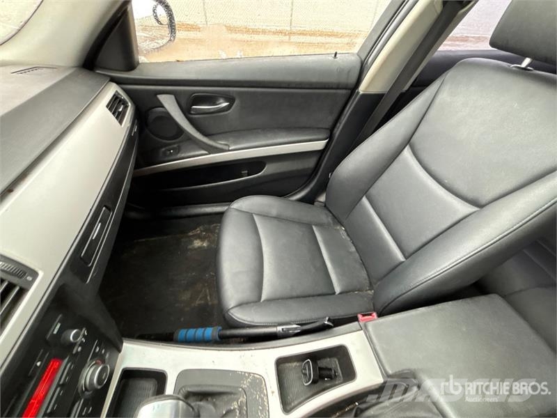 BMW 323i Automobile 自動車