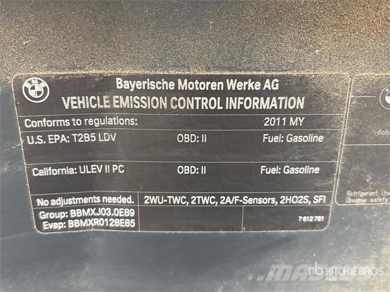 BMW 323i Automobile 自動車