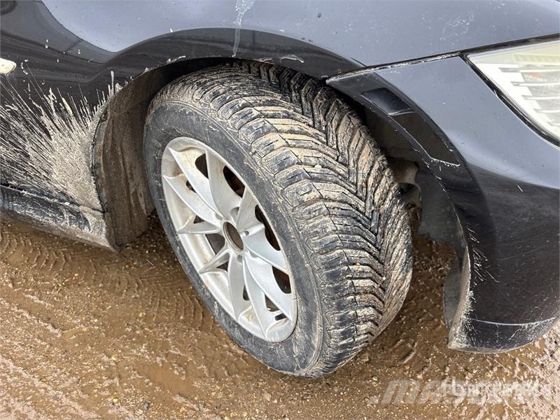 BMW 323i Automobile 自動車