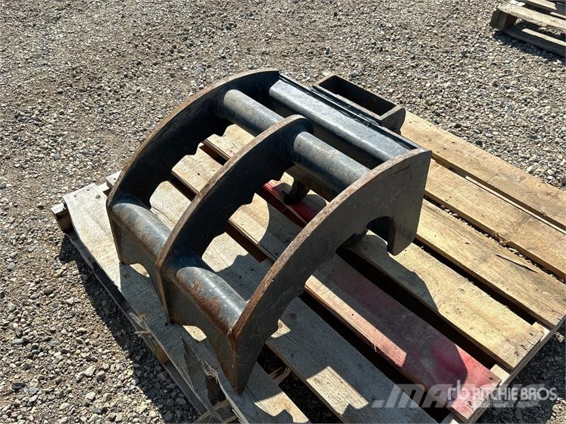 Bobcat 20 in Q/C Root/Brush Excavator Rake - Fits Bobcat Rendkészítő