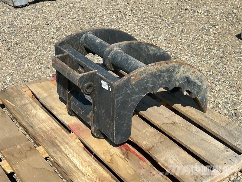 Bobcat 20 in Q/C Root/Brush Excavator Rake - Fits Bobcat Rendkészítő