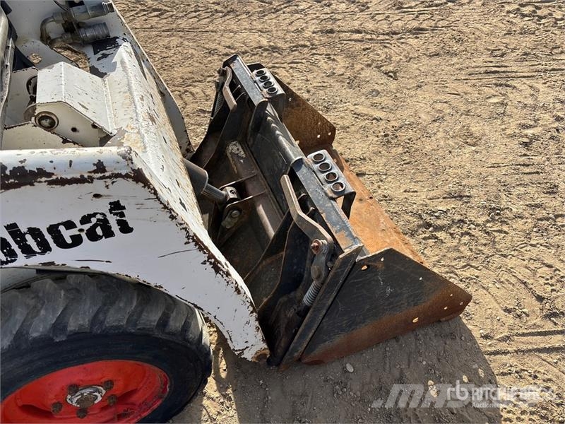 Bobcat 463 Kompaktrakodók