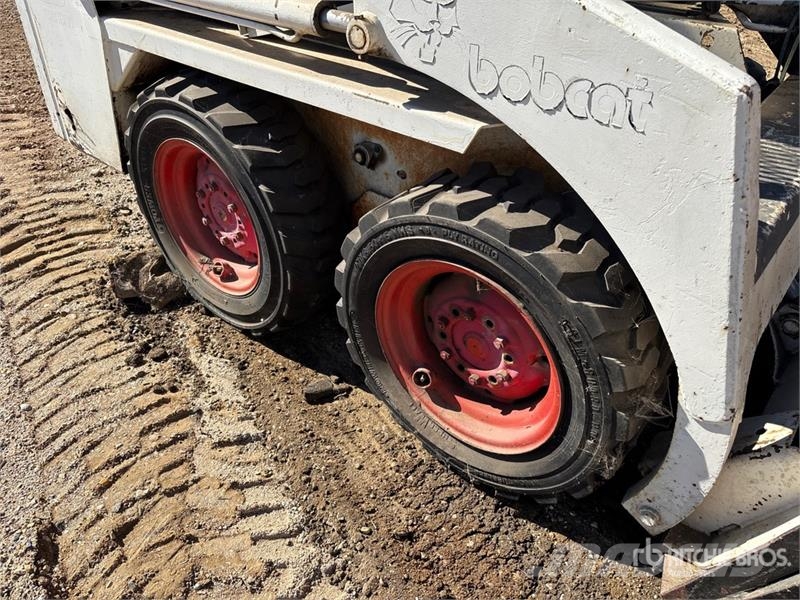 Bobcat 530 Skid Steer Loader Мини-погрузчики