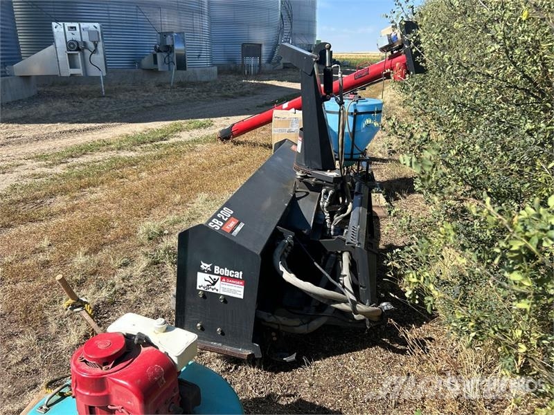 Bobcat 6 ft 6 in Hydraulic Snow Blower - Fits Skid Steer قاذفات الجليد