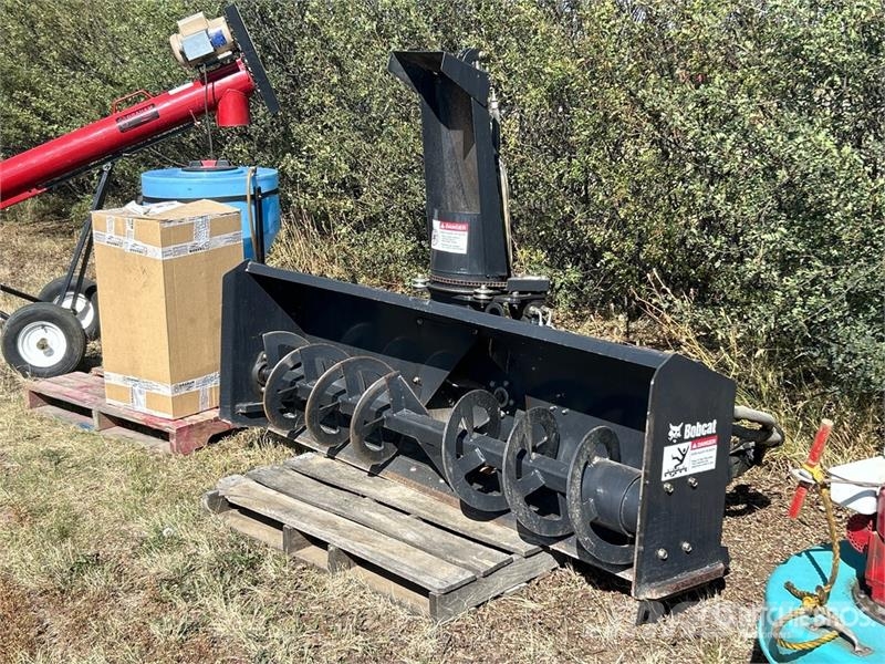Bobcat 6 ft 6 in Hydraulic Snow Blower - Fits Skid Steer قاذفات الجليد
