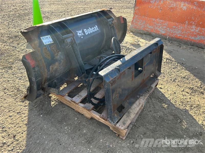 Bobcat 72 in Skid Steer Snow Pusher - Fits Bobcat 5600 Lumiaurat