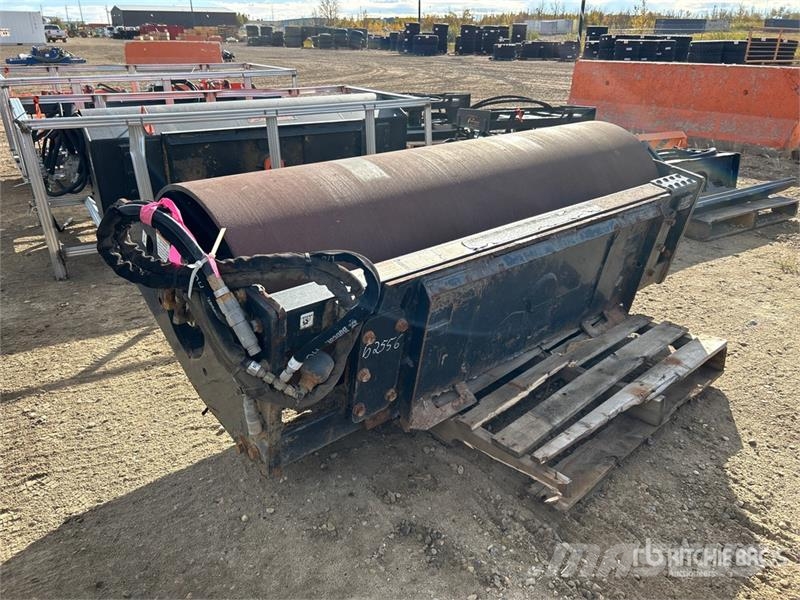Bobcat 73 in Skid Steer Vibratory Roller مداحل
