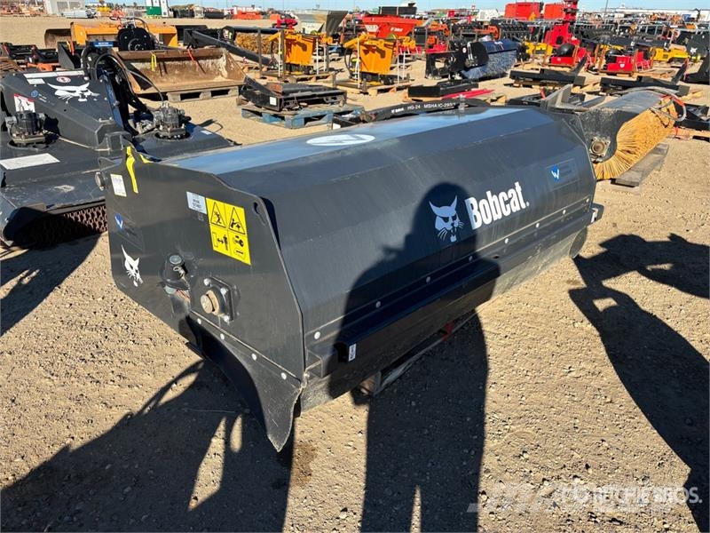Bobcat 7405171 72 in Skid Steer Sweeper 브러쉬
