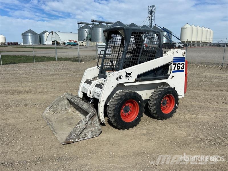 Bobcat 763 لوادر انزلاقية التوجيه
