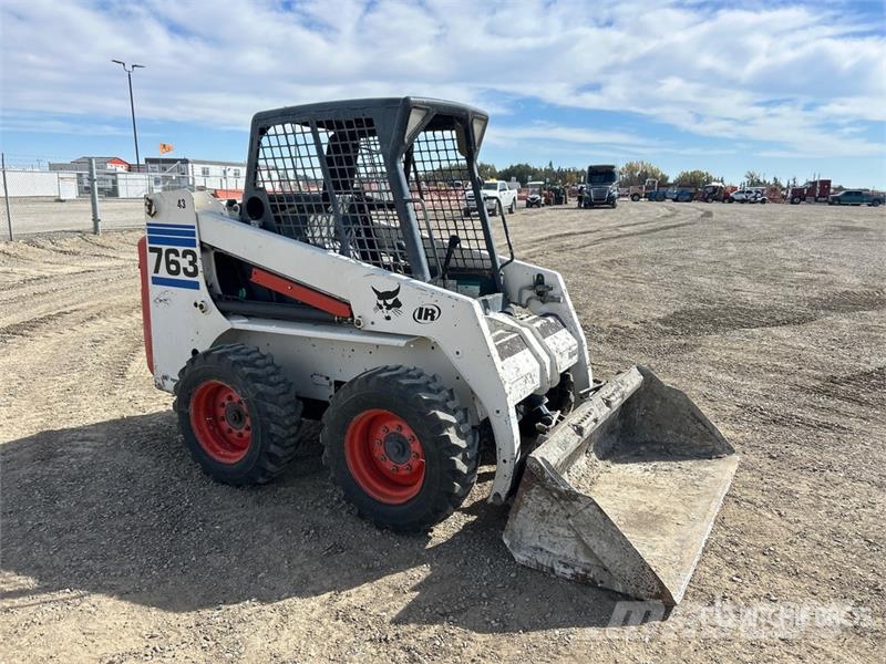 Bobcat 763 لوادر انزلاقية التوجيه