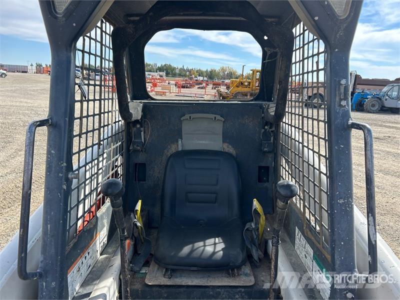 Bobcat 763 لوادر انزلاقية التوجيه