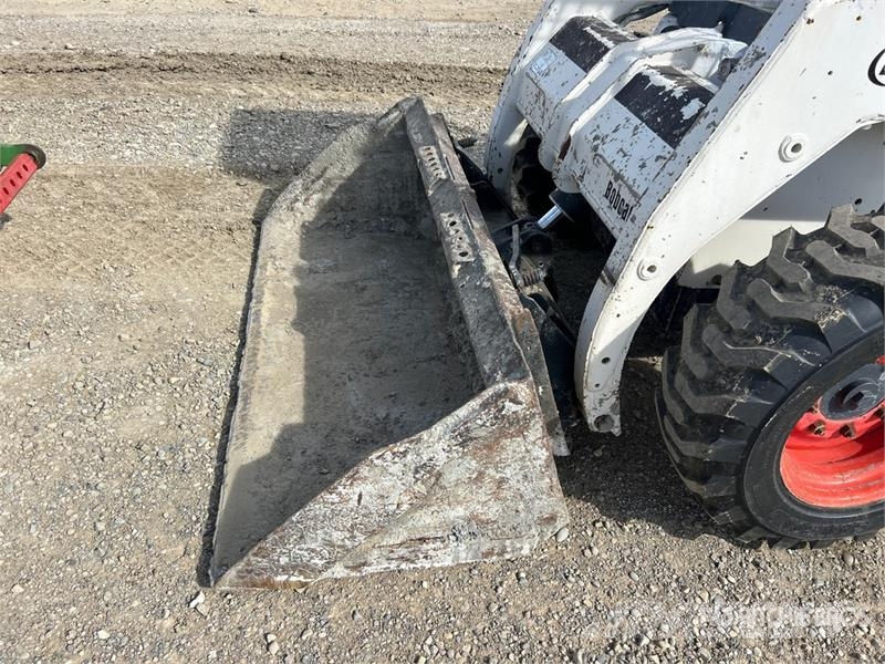 Bobcat 763 لوادر انزلاقية التوجيه
