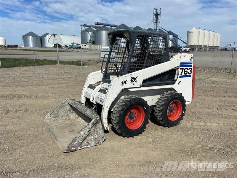 Bobcat 763 لوادر انزلاقية التوجيه