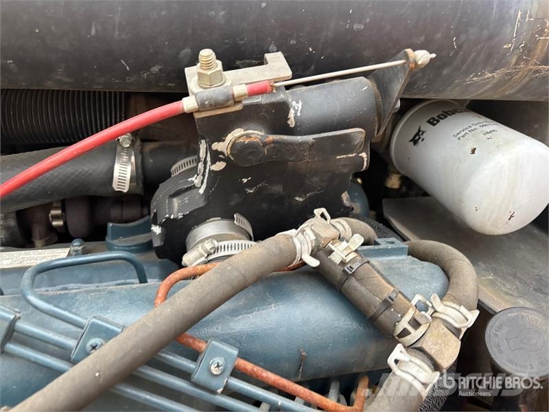 Bobcat 773 Lietoti riteņu kompaktiekrāvēji