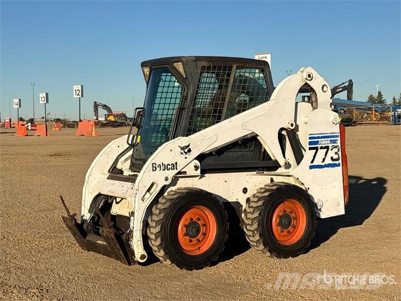 Bobcat 773 Lietoti riteņu kompaktiekrāvēji