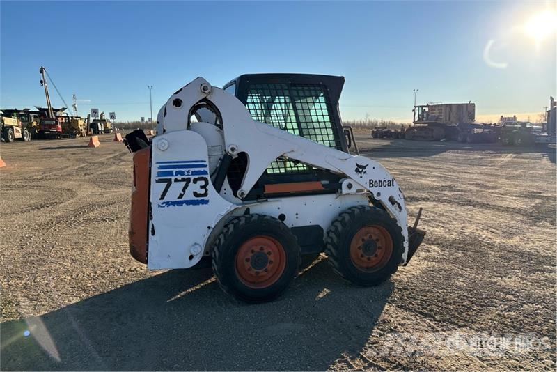 Bobcat 773 Lietoti riteņu kompaktiekrāvēji