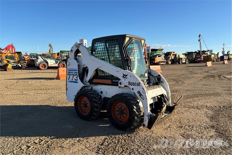 Bobcat 773 Lietoti riteņu kompaktiekrāvēji