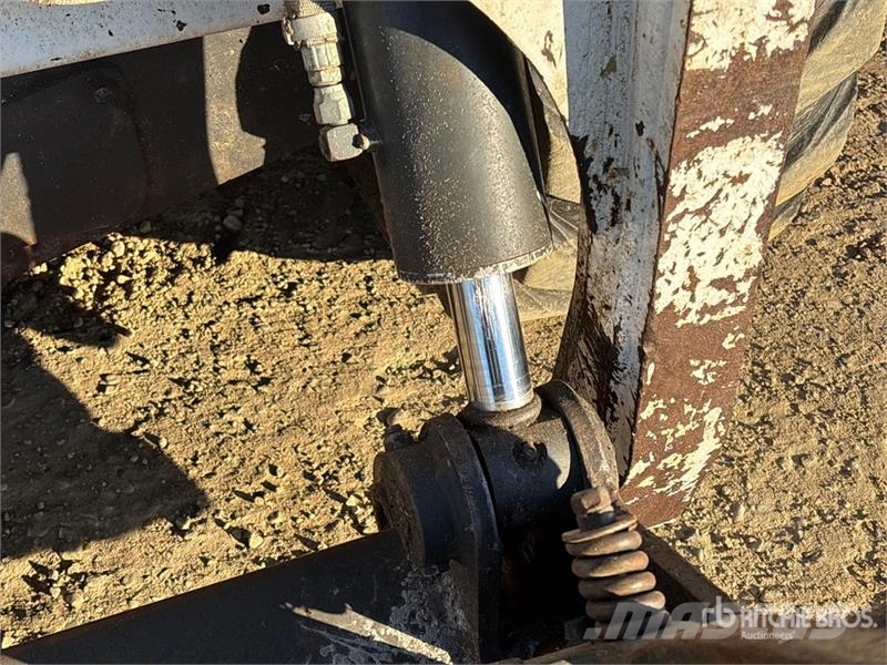 Bobcat 773 Lietoti riteņu kompaktiekrāvēji