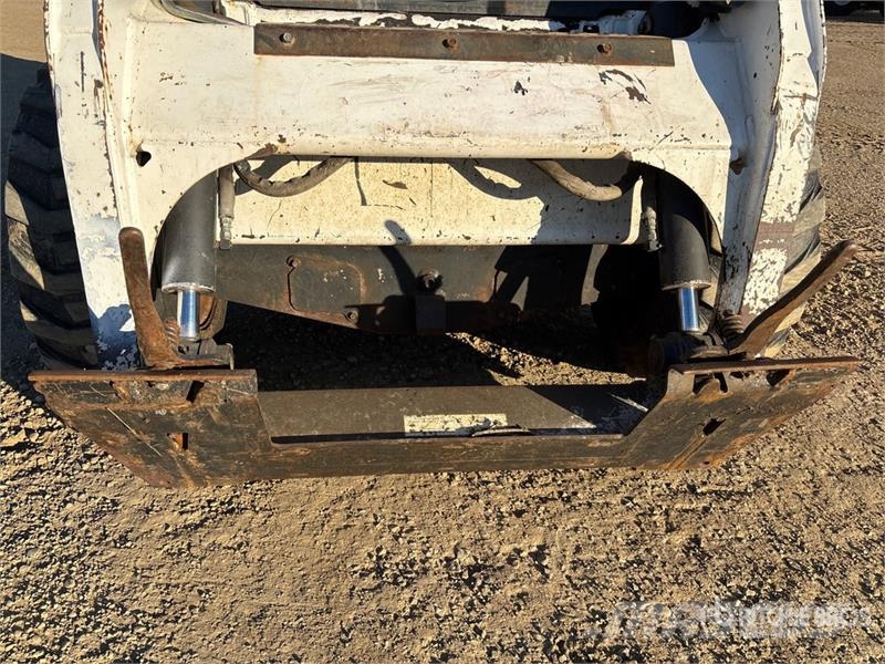 Bobcat 773 Lietoti riteņu kompaktiekrāvēji