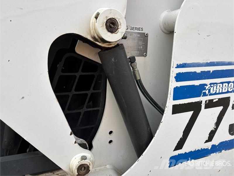 Bobcat 773 Lietoti riteņu kompaktiekrāvēji