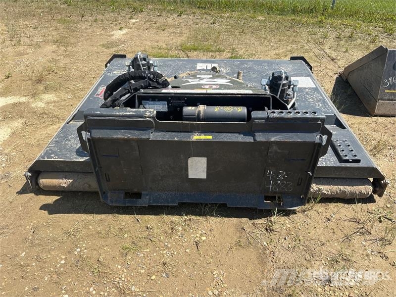 Bobcat 80 in Skid Steer Brush Cutter Gemonteerde en gesleepte maaiers