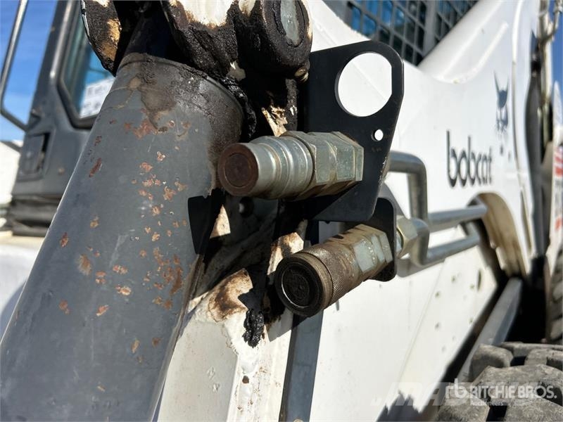 Bobcat 873 لوادر انزلاقية التوجيه