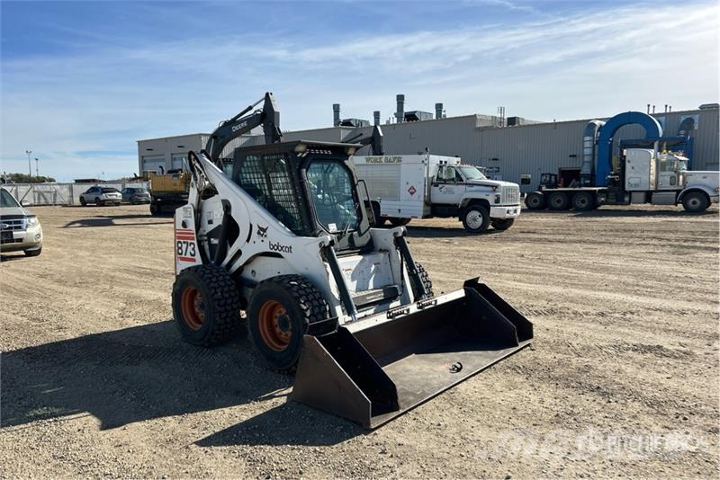 Bobcat 873 لوادر انزلاقية التوجيه