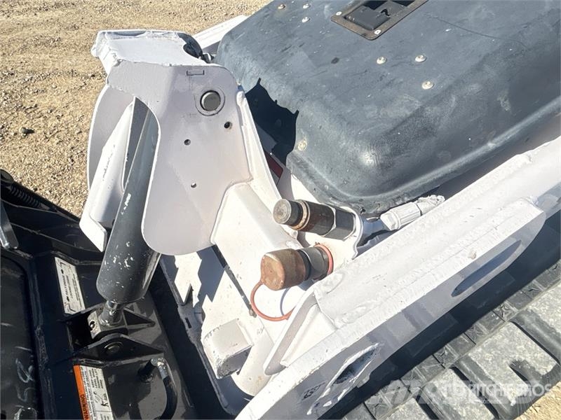Bobcat MT55 Lietoti riteņu kompaktiekrāvēji