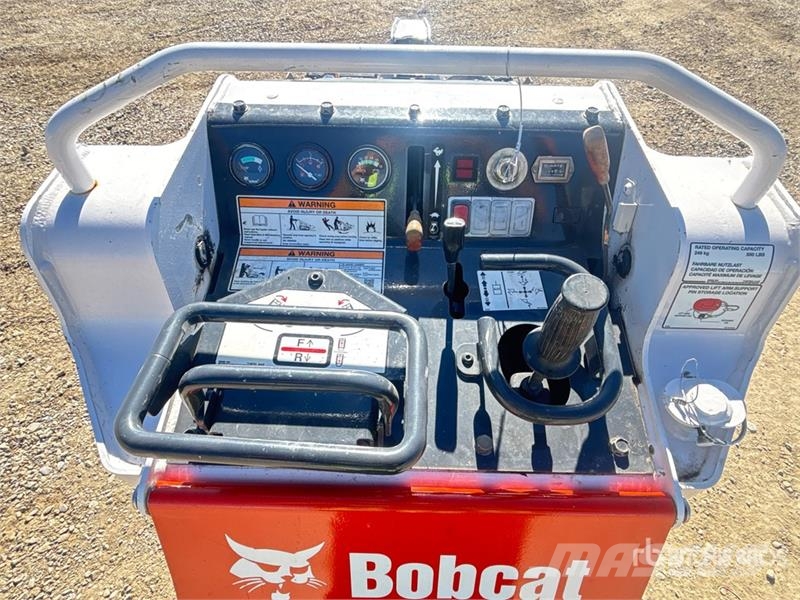 Bobcat MT55 Lietoti riteņu kompaktiekrāvēji
