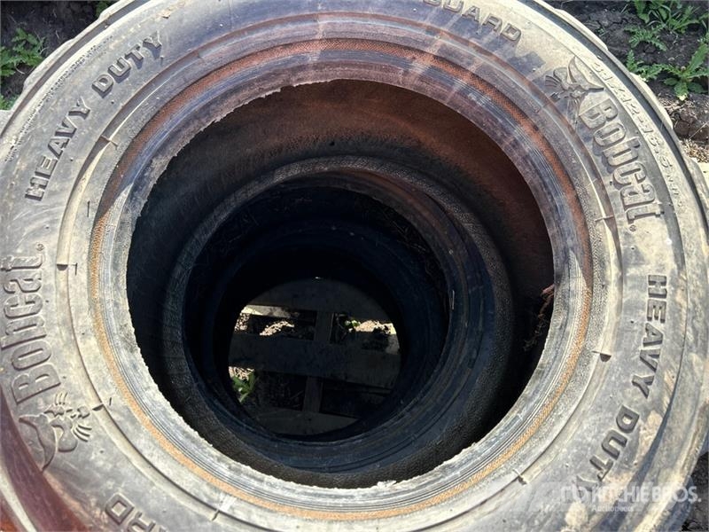 Bobcat of (3) Bobcat 31x12-15.6 Tires Ruedas