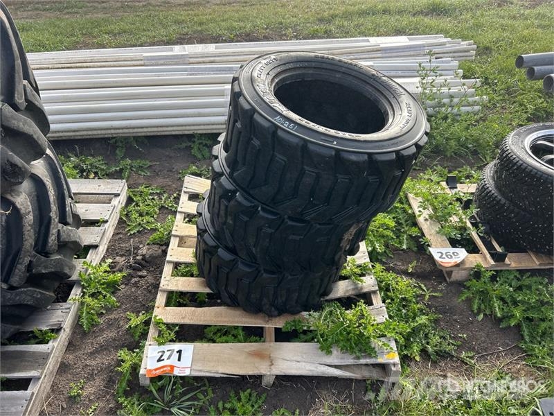 Bobcat of (3) Bobcat 31x12-15.6 Tires Neumáticos, ruedas y llantas
