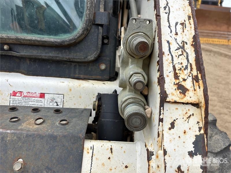 Bobcat S185 Мини-погрузчики