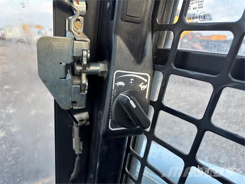 Bobcat S510 لوادر انزلاقية التوجيه