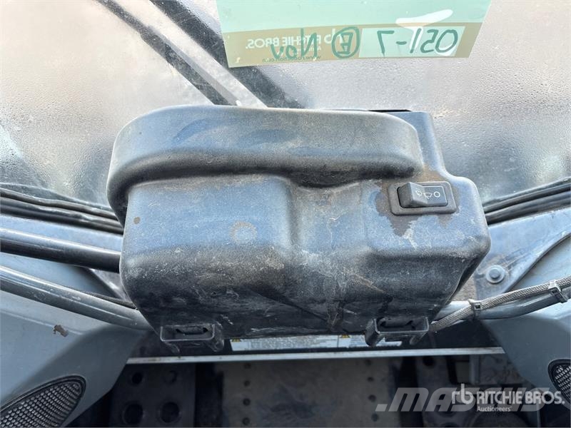 Bobcat S510 لوادر انزلاقية التوجيه