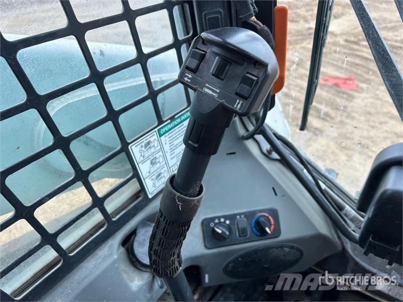 Bobcat S570 Міні-навантажувачі