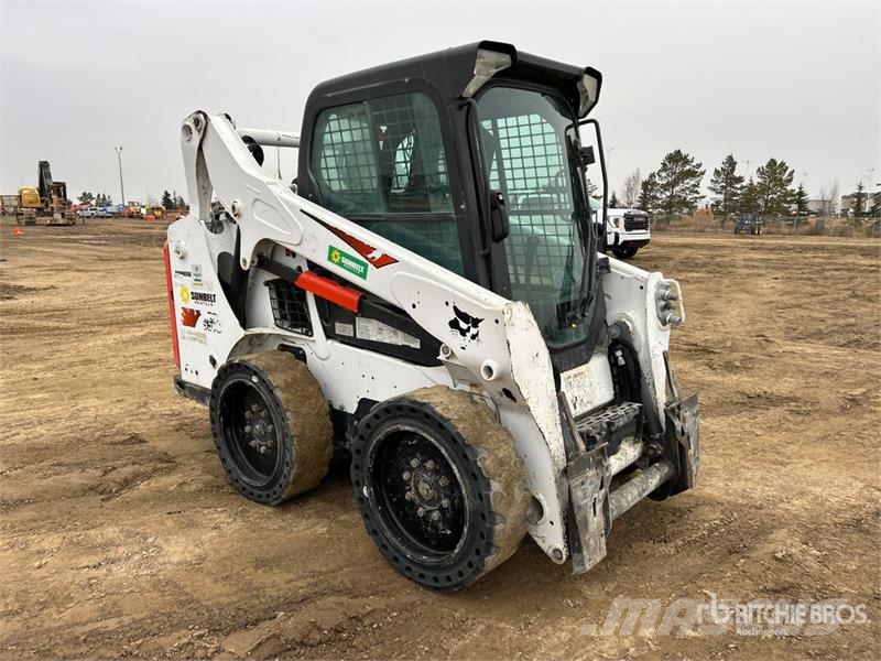 Bobcat S570 Міні-навантажувачі