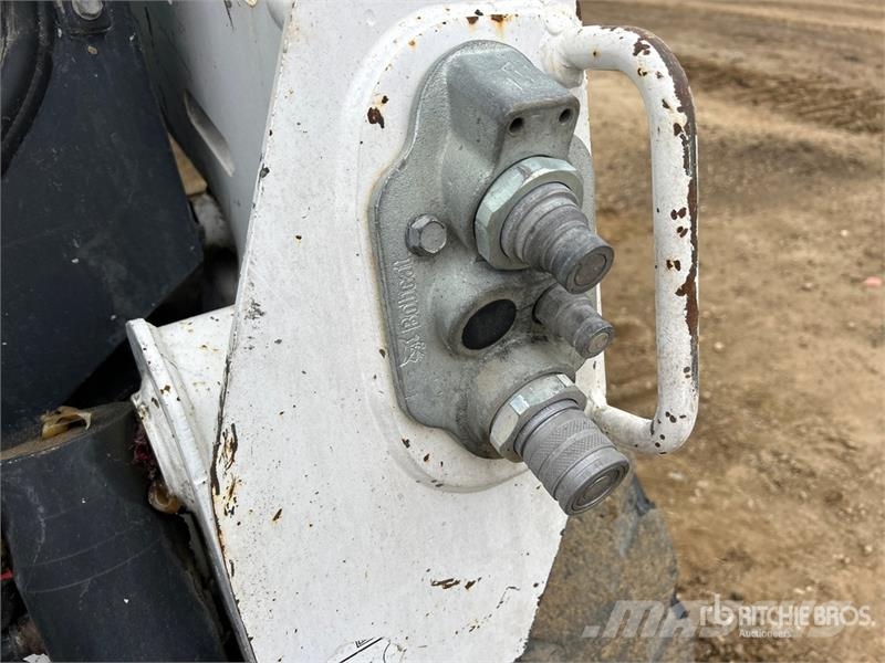 Bobcat S570 Міні-навантажувачі