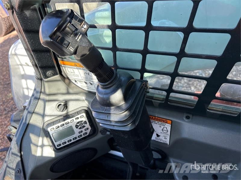 Bobcat S650 لوادر انزلاقية التوجيه