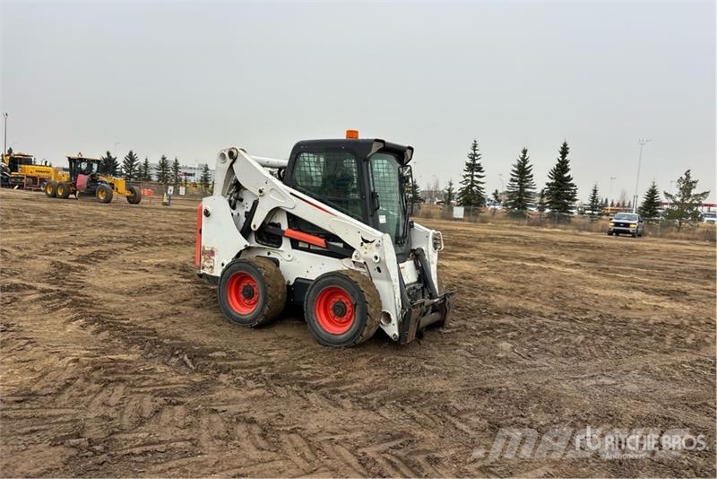 Bobcat S650 Міні-навантажувачі