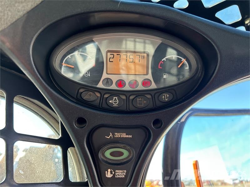 Bobcat S650 لوادر انزلاقية التوجيه
