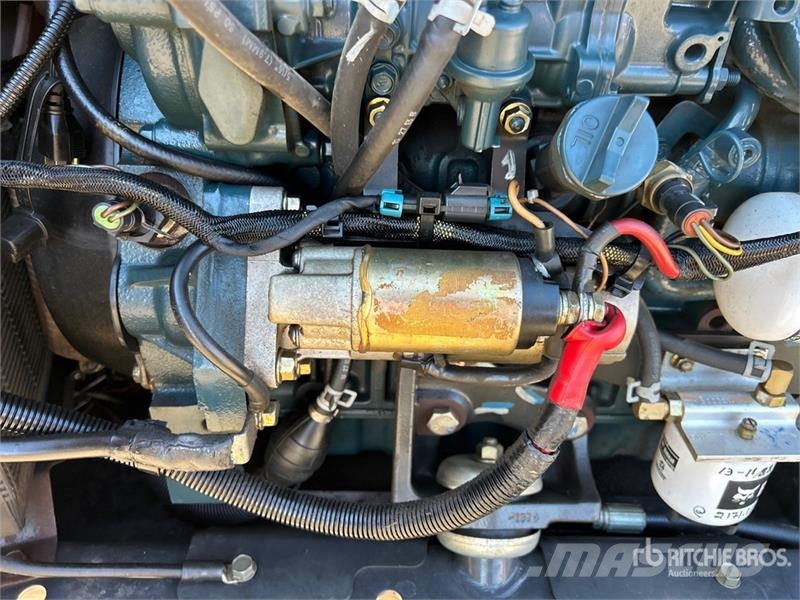 Bobcat S650 لوادر انزلاقية التوجيه