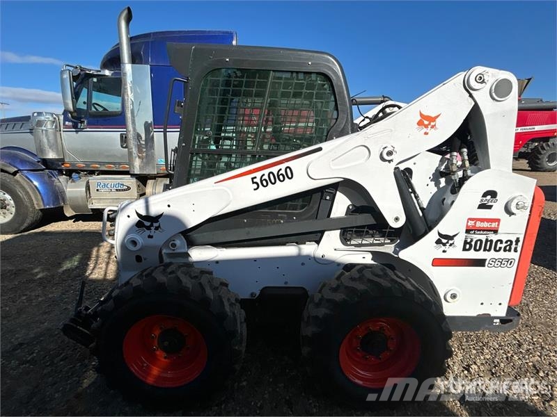 Bobcat S650 لوادر انزلاقية التوجيه