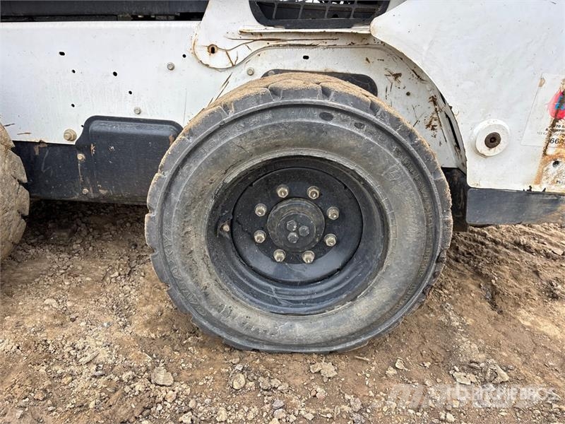 Bobcat S650 Міні-навантажувачі
