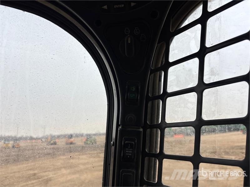 Bobcat S650 Міні-навантажувачі