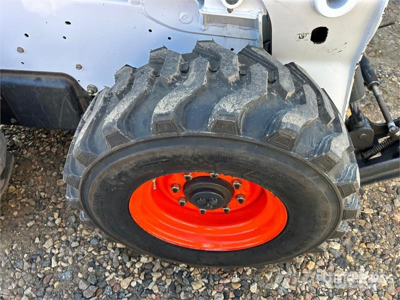 Bobcat S650 لوادر انزلاقية التوجيه